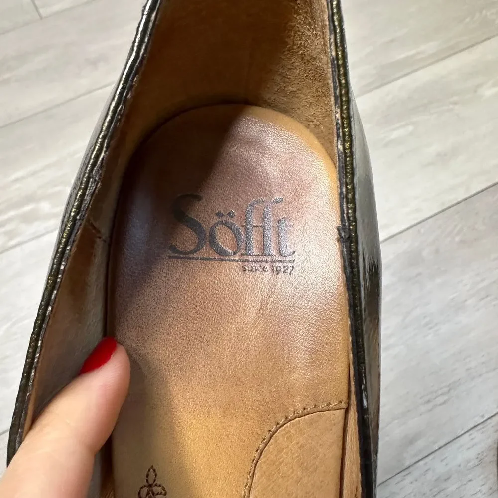Soft Gabriela dark green learner pump‎ round toe medium heel size 9.5